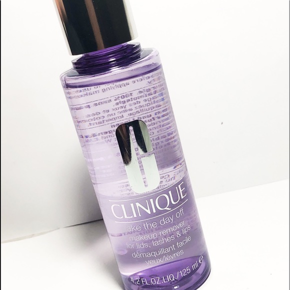 Clinique Other - Clinique take the day off